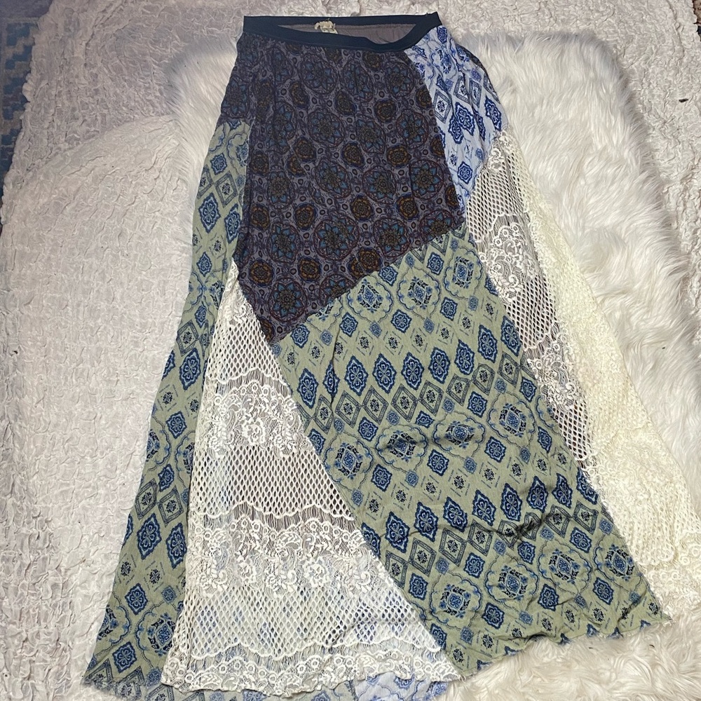 Multi patterned skirt